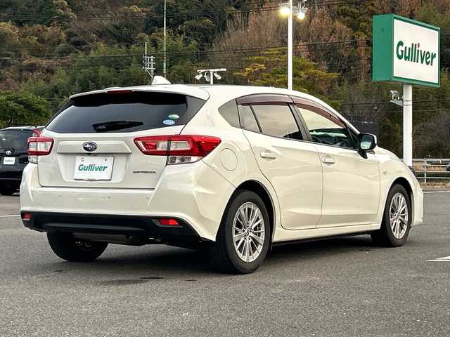 スバル インプレッサ スポーツ 1．6i－Lアイサイト 佐賀県 2018(平30)年 3.4万km クリスタルホワイトP 社外7インチナビゲーション/ETC/パドルシフト/バックモニター/サイドモニター/プリクラッシュブレーキ/純正16インチアルミホイール/車線逸脱警報機能/全車速追従機能付クルーズコントロール/車線逸脱抑制機能/スバルリヤビークルディテクション/ヒルスタートアシスト/LEDヘッドライト/フォグランプ/スマートキー
