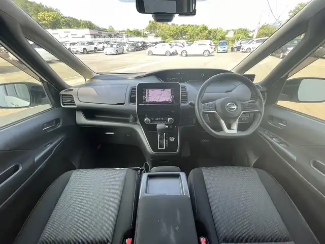 日産 セレナ ハイウェイスター V 愛媛県 2020(令2)年 4.8万km ブリリアントホワイトパール 純正ナビ/純正フリップダウンモニター/(CD/DVD/iPod/SD)/フルセグTV/アラウンドビューモニター/ETC/両側パワースライドドア/衝突軽減ブレーキ/コーナーセンサー/ブラインドスポットモニター/前方ドライブレコーダー/LEDヘッドライト/オートライト/フォグランプ/純正フロアマット/ドアバイザー/ステアリングスイッチ