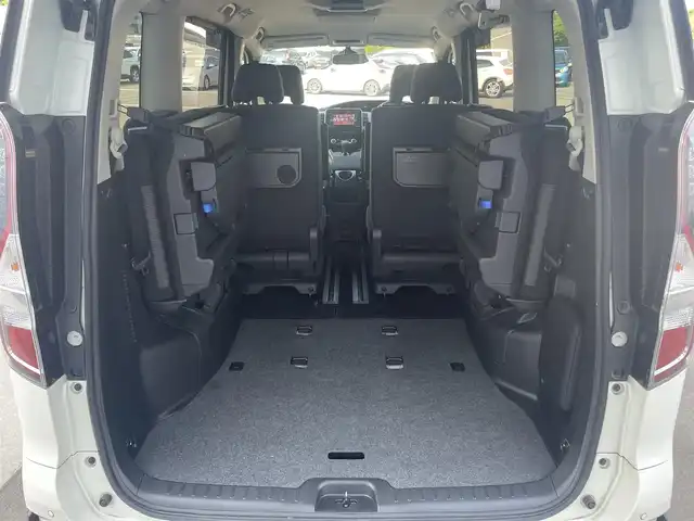 日産 セレナ ハイウェイスター V 愛媛県 2020(令2)年 4.8万km ブリリアントホワイトパール 純正ナビ/純正フリップダウンモニター/(CD/DVD/iPod/SD)/フルセグTV/アラウンドビューモニター/ETC/両側パワースライドドア/衝突軽減ブレーキ/コーナーセンサー/ブラインドスポットモニター/前方ドライブレコーダー/LEDヘッドライト/オートライト/フォグランプ/純正フロアマット/ドアバイザー/ステアリングスイッチ