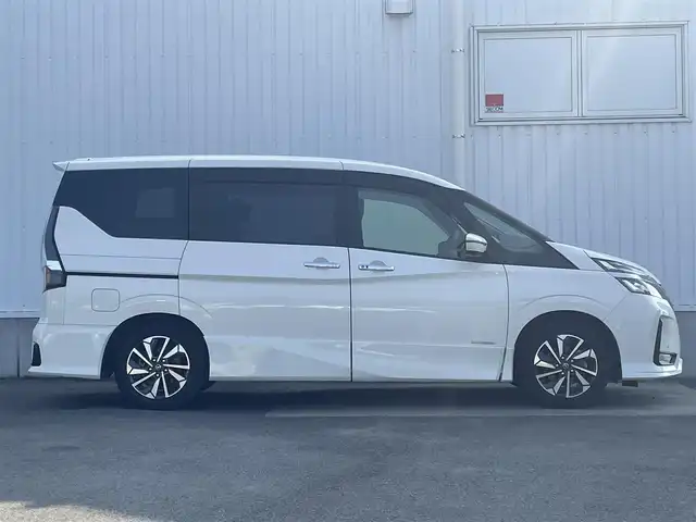 日産 セレナ ハイウェイスター V 愛媛県 2020(令2)年 4.8万km ブリリアントホワイトパール 純正ナビ/純正フリップダウンモニター/(CD/DVD/iPod/SD)/フルセグTV/アラウンドビューモニター/ETC/両側パワースライドドア/衝突軽減ブレーキ/コーナーセンサー/ブラインドスポットモニター/前方ドライブレコーダー/LEDヘッドライト/オートライト/フォグランプ/純正フロアマット/ドアバイザー/ステアリングスイッチ