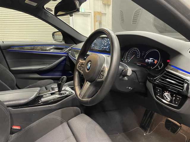 ＢＭＷ ５２３ｄ Mスポーツ 群馬県 2018(平30)年 5.2万km アルピンホワイトⅢ ACC/フルセグTV/360度カメラ/前席パワーシート/オートハイビーム/コーナーセンサー/禁煙車/ワイヤレス充電/純正19インチAW/ブラインドスポットモニター/純正HDDナビ/電動リアゲート/ETC2.0/パークアシスト