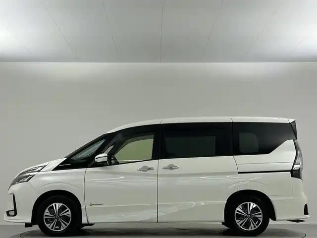 日産 セレナ e－パワー ハイウェイスター V 埼玉県 2020(令2)年 3.6万km ブリリアントホワイトパール 純正１０型ナビ　両側電動パワスラ　全方位カメラ　ＢＳＭ　禁煙　ＥＴＣ　ドラレコ　衝突軽減システム　ＬＥＤライト　オートライト　メモリーナビ　レーダークルコン　レーンアシスト　コーナーセンサー　フルセグ パーキングアシスト 純正１５ＡＷ 純正フロアマット プッシュスタート