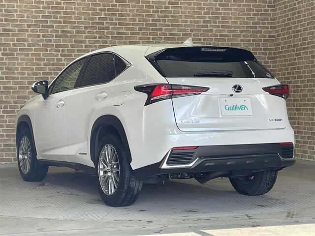レクサス ＮＸ 300h バージョンL 岩手県 2020(令2)年 6.7万km ソニッククォーツ 4WD/寒冷地仕様/本革シート/ワンオーナー/パドルシフト/ドラレコ/純正ナビ/パワーバックドア/シートヒーター/ETC2.0/夏タイヤ積み込み/LEDヘッドライト/全周囲カメラ/ダブルサイドエアバック/コーナーセンサー/クルーズコントロール