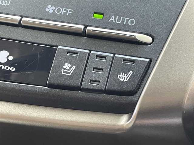 レクサス ＮＸ 300h バージョンL 岩手県 2020(令2)年 6.7万km ソニッククォーツ 4WD/寒冷地仕様/本革シート/ワンオーナー/パドルシフト/ドラレコ/純正ナビ/パワーバックドア/シートヒーター/ETC2.0/夏タイヤ積み込み/LEDヘッドライト/全周囲カメラ/ダブルサイドエアバック/コーナーセンサー/クルーズコントロール