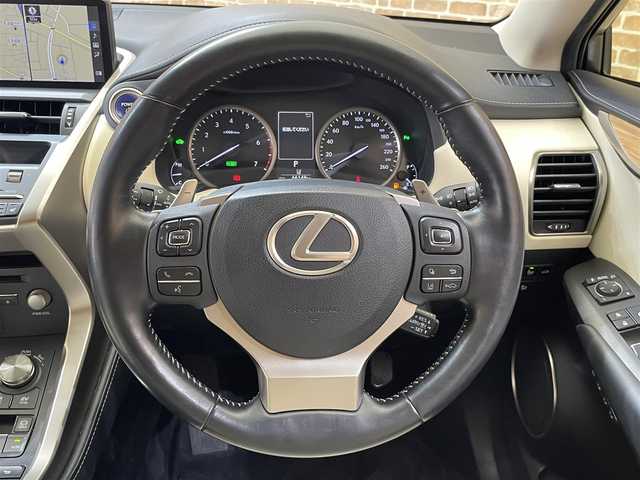 レクサス ＮＸ 300h バージョンL 岩手県 2020(令2)年 6.7万km ソニッククォーツ 4WD/寒冷地仕様/本革シート/ワンオーナー/パドルシフト/ドラレコ/純正ナビ/パワーバックドア/シートヒーター/ETC2.0/夏タイヤ積み込み/LEDヘッドライト/全周囲カメラ/ダブルサイドエアバック/コーナーセンサー/クルーズコントロール