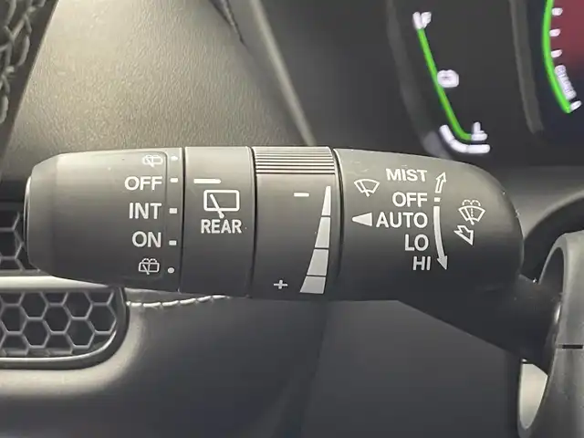 ホンダ ＺＲ－Ｖ ハイブリッド e:HEV Z 滋賀県 2024(令6)年 1.2万km クリスタルブラックパール 禁煙車/純正9型ナビ/【フルセグTV/Bluetooth/USB】/前後ドラレコ/ETC2.0/マルチビューカメラ/BOSEサウンド/ホンダセンシング/●衝突軽減ブレーキ/●先行車発進お知らせ機能/●歩行者事故低減ステアリング/●路外逸脱抑制機能/●標識認識機能/●渋滞追従機能付アダプティブクルーズコントロール/●車線維持支援システム/●トラフィックジャムアシスト/●ブラインドスポットインフォメーション/●誤発進抑制機能/●後方誤発進抑制機能/●近距離衝突軽減ブレーキ/●パーキングセンサーシステム/●後退出庫サポート/●オートハイビーム/パワーシート/ドライビングポジションシステム/シートヒーター/ステアリングヒーター/ワイヤレス充電/ハンズフリーパワーバックドア/LEDヘッドライト/オートブレーキホールド