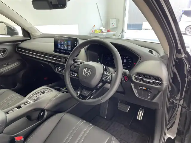 ホンダ ＺＲ－Ｖ ハイブリッド e:HEV Z 滋賀県 2024(令6)年 1.2万km クリスタルブラックパール 禁煙車/純正9型ナビ/【フルセグTV/Bluetooth/USB】/前後ドラレコ/ETC2.0/マルチビューカメラ/BOSEサウンド/ホンダセンシング/●衝突軽減ブレーキ/●先行車発進お知らせ機能/●歩行者事故低減ステアリング/●路外逸脱抑制機能/●標識認識機能/●渋滞追従機能付アダプティブクルーズコントロール/●車線維持支援システム/●トラフィックジャムアシスト/●ブラインドスポットインフォメーション/●誤発進抑制機能/●後方誤発進抑制機能/●近距離衝突軽減ブレーキ/●パーキングセンサーシステム/●後退出庫サポート/●オートハイビーム/パワーシート/ドライビングポジションシステム/シートヒーター/ステアリングヒーター/ワイヤレス充電/ハンズフリーパワーバックドア/LEDヘッドライト/オートブレーキホールド
