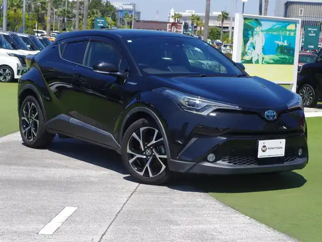 トヨタ Ｃ－ＨＲ G 千葉県 2017(平29)年 6.3万km ブラックマイカ Toyota Safety Sense/・プリクラッシュセーフティ/・レーンディパーチャーアラート/・オートハイビーム/・レーダークルーズコントロール/ハーフレザーシート/前席シートヒーター/純正SDナビ/地デジTV/【DVD/CD再生機能　Bluetooth接続】/バックカメラ/ドライブレコーダー/ETC/LEDヘッドライト/純正18インチアルミホイル/サイド/カーテンエアバッグ/スマートキー