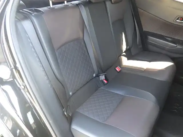 トヨタ Ｃ－ＨＲ G 千葉県 2017(平29)年 6.3万km ブラックマイカ Toyota Safety Sense/・プリクラッシュセーフティ/・レーンディパーチャーアラート/・オートハイビーム/・レーダークルーズコントロール/ハーフレザーシート/前席シートヒーター/純正SDナビ/地デジTV/【DVD/CD再生機能　Bluetooth接続】/バックカメラ/ドライブレコーダー/ETC/LEDヘッドライト/純正18インチアルミホイル/サイド/カーテンエアバッグ/スマートキー