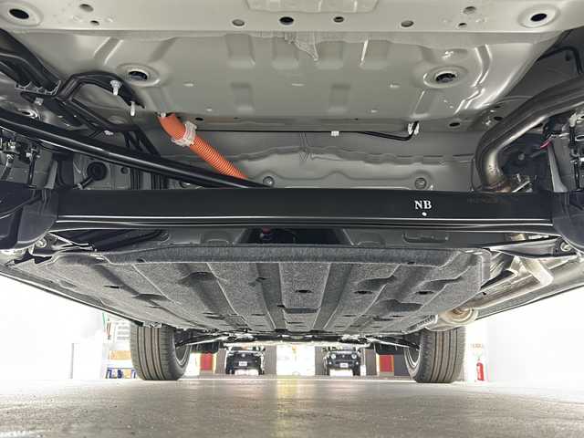 ホンダ ヴェゼル ハイブリッド e:HEV Z 愛知県 2025(令7)年 0.1万km未満 パール 登録済未使用車/純正9インチメモリナビ/（AppleCarPlay/AndroidAuto/Bluetooth/フルセグTV)/Honda CONNECTディスプレー+ETC2.0車載器+ワイヤレス充電器(220000)/バックカメラ/ワイヤレス充電/シーケンシャルウインカー/衝突軽減ブレーキ/レーンキープアシスト/追従式クルーズコントロール/オートマチックハイビーム/ブラインドスポットモニター/ETC2.0/革巻きステアリング/ステアリングヒーター/シートヒーター/LEDヘッドライト/パドルシフト/ダウンヒルアシスト/スマートキー/スペアキー有/純正アルミホイール/コーナーセンサー