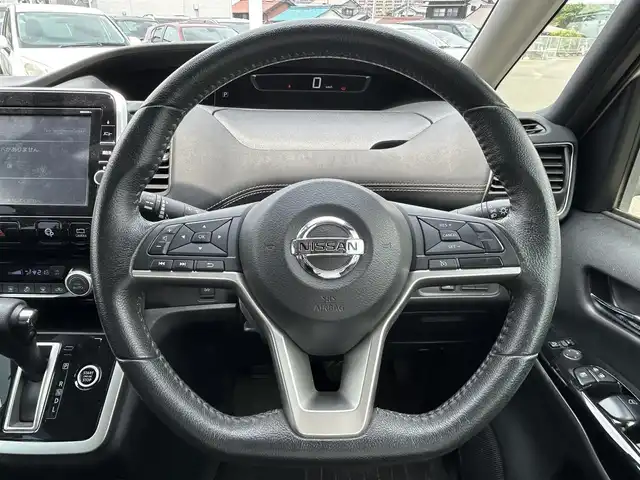 日産 セレナ ハイウェイスター G 愛知県 2017(平29)年 6.8万km カシミヤグレージュ 純正ナビ/フルセグTV/純正ドライブレコーダー/純正フリップダウンモニター/両側パワースライドドア/衝突被害軽減システム/レーダークルーズコントロール/アラウンドビューモニター/ビルトインETC/LEDヘッドライト/オートライト/純正フロアマット/純正ドアバイザー/プッシュスタート/スマートキー