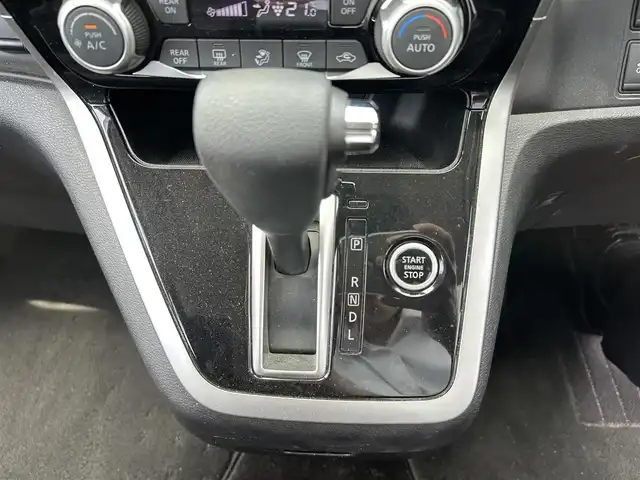 日産 セレナ ハイウェイスター G 愛知県 2017(平29)年 6.8万km カシミヤグレージュ 純正ナビ/フルセグTV/純正ドライブレコーダー/純正フリップダウンモニター/両側パワースライドドア/衝突被害軽減システム/レーダークルーズコントロール/アラウンドビューモニター/ビルトインETC/LEDヘッドライト/オートライト/純正フロアマット/純正ドアバイザー/プッシュスタート/スマートキー