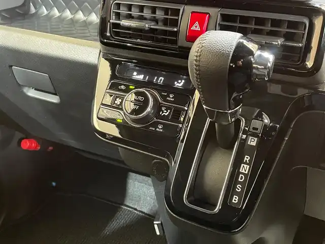ダイハツ タント カスタム RS 岩手県 2020(令2)年 0.4万km ブライトシルバーメタリック ４WD/ターボ/両側パワースライドドア/スマートアシスト/衝突回避支援ブレーキ/ブレーキ制御付き誤発進抑制機能/レーンアシスト/オートハイビーム/コーナーセンサー/横滑り防止装置/アイドリングストップ/シートヒーター/ロールサンシェード/ロングスライドシート/オートライト/LEDヘッドライト/純正15インチアルミホイール