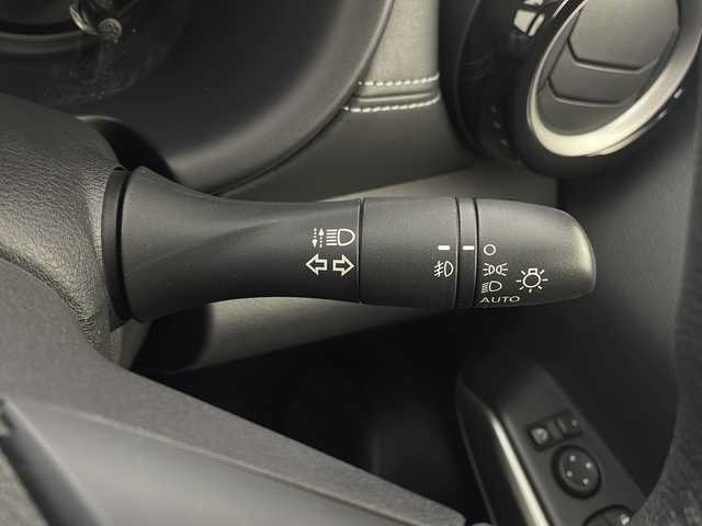 日産 キックス X 栃木県 2021(令3)年 2.2万km ブリリアントホワイトパール プロパイロット/純正9型ナビ/　　CD/DVD/Bluetooth/AM/FM/フルセグTV/アラウンドビューモニター/ビルトインETC/エマージェンシーブレーキ/オートハイビーム/ハンドル支援/側方支援/駐車支援/ふらつき警報/前後コーナーセンサー/インテリジェントルームミラー/純正ドライブレコーダー/純正17インチAW/純正フロアマット/純正ドアバイザー/ハーフレザー/シートヒーター/オートライト/LEDヘッドライト/フォグランプ/ステアリングヒーター/電子パーキング/オートブレーキホールド/プッシュスタート/スマートキー/スペア１本