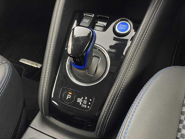 日産 キックス X 栃木県 2021(令3)年 2.2万km ブリリアントホワイトパール プロパイロット/純正9型ナビ/　　CD/DVD/Bluetooth/AM/FM/フルセグTV/アラウンドビューモニター/ビルトインETC/エマージェンシーブレーキ/オートハイビーム/ハンドル支援/側方支援/駐車支援/ふらつき警報/前後コーナーセンサー/インテリジェントルームミラー/純正ドライブレコーダー/純正17インチAW/純正フロアマット/純正ドアバイザー/ハーフレザー/シートヒーター/オートライト/LEDヘッドライト/フォグランプ/ステアリングヒーター/電子パーキング/オートブレーキホールド/プッシュスタート/スマートキー/スペア１本