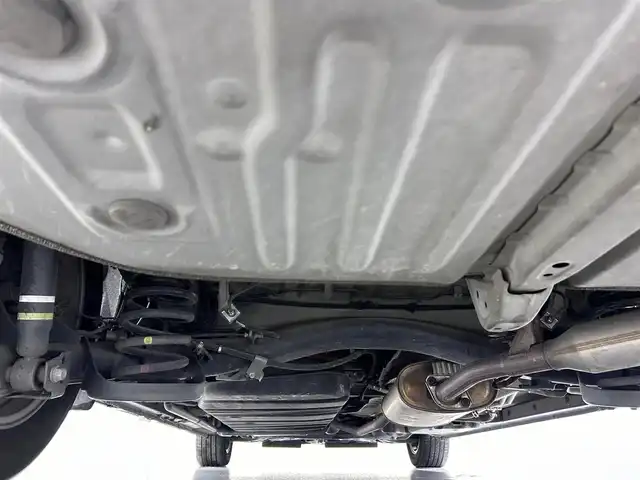 トヨタ エスクァイア ハイブリッド Gi プレミアムパッケージ 佐賀県 2017(平29)年 6.3万km ブラック 純正10型ナビ/ＡＭ/ＦＭ/CD/DVD/Bluetooth/フルセグTV/純正12.1インチ後席モニター/バックカメラ/クルーズコントロール/前後ドライブレコーダー/デジタルインナーミラー/衝突被害軽減システム/レーンアシスト/ハーフレザーシート/シートヒーター/ステアリングヒーター/ETC/LEDヘッドライト/フォグランプ/オートエアコン/盗難防止装置/横滑り防止装置/車線逸脱警報/オートライト/スマートキー/プッシュスタート/純正フロアマット/純正15インチアルミホイール	/ステアリングスイッチ/電動格納ミラー/コーナーセンサー