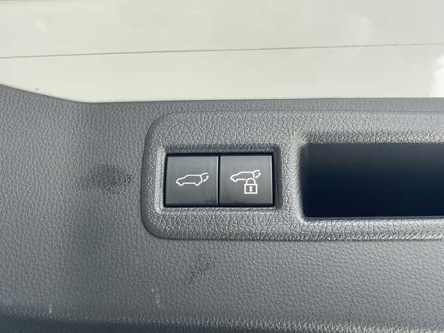 トヨタ ハリアー ハイブリッド Z 愛知県 2023(令5)年 2.9万km プラチナホワイトパールマイカ トヨタセーフティセンス/衝突軽減システム/純正ディスプレイオーディオ（ナビあり）/JBLプレミアムサウンド/全方位カメラ/レーダークルーズコントロール/フルセグ/バックカメラ/ヘッドアップディスプレイ/コーナーセンサー/純正アルミホイール/ブラインドスポットモニター/ＥＴＣ２．０/LEDヘッドライト/電動リアゲート/インテリジェントミラー/オートマチックハイビーム/ステアリングスイッチ/スマートキー/プッシュスタート
