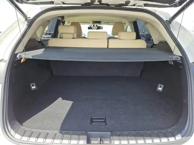 レクサス ＮＸ 300h Iパッケージ 宮崎県 2015(平27)年 7.7万km ソニッククォーツ 純正ナビ/　(Bluetooth/DVD/Blu-ray)/フルセグTV/パワーバックドア/バック/サイド/フロントカメラ/ビルトインETC/ドライブレコーダー/クルーズコントロール/クリアランスソナー/ビークルスタビリティコントロール/角型三眼LEDヘッドランプ/オートライトシステム/本革巻きステアリング/ステアリングヒーター/パドルシフト/ホワイトオーカー合皮シート/前席パワーシート/シートヒーター/運転席ポジションメモリー付/純正17インチアルミホイール/スマートエントリー/スタートシステム/禁煙車