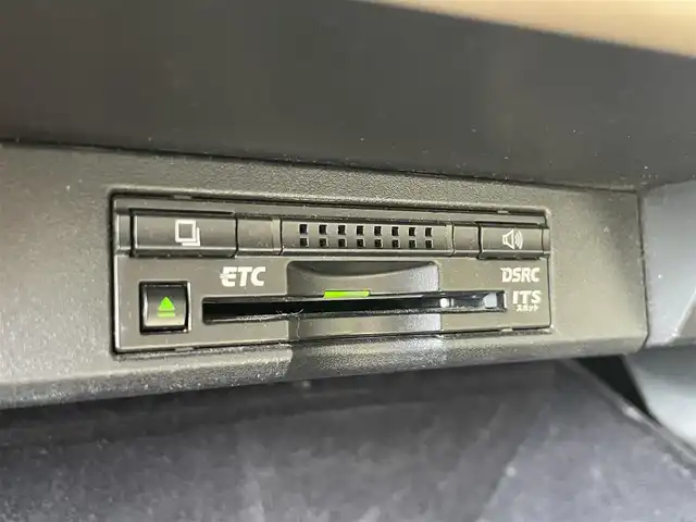 レクサス ＮＸ 300h Iパッケージ 宮崎県 2015(平27)年 7.7万km ソニッククォーツ 純正ナビ/　(Bluetooth/DVD/Blu-ray)/フルセグTV/パワーバックドア/バック/サイド/フロントカメラ/ビルトインETC/ドライブレコーダー/クルーズコントロール/クリアランスソナー/ビークルスタビリティコントロール/角型三眼LEDヘッドランプ/オートライトシステム/本革巻きステアリング/ステアリングヒーター/パドルシフト/ホワイトオーカー合皮シート/前席パワーシート/シートヒーター/運転席ポジションメモリー付/純正17インチアルミホイール/スマートエントリー/スタートシステム/禁煙車
