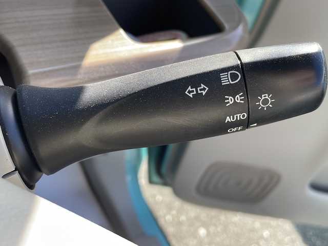 スズキ ラパン X 岩手県 2015(平27)年 6.6万km フレンチミントパールメタリック 純正メモリーナビ/AM/FM/CD/DVD/Bluetooth/フルセグTV/バックカメラ/全方位カメラ/ビルトインETC/衝突被害軽減ブレーキ/横滑り防止装置/アイドリングストップ/シートヒーター/オートライト/LEDヘッドライト/フォグランプ/スマートキー/プッシュスタート/電動格納ミラー/純正14インチAW/純正フロアマット/純正ドアバイザー/保証書/取扱説明書/ルーフキャリア