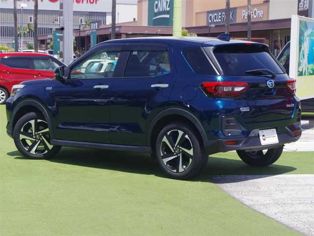 ダイハツ ロッキー プレミアム G HEV 千葉県 2021(令3)年 3.1万km レーザーブルークリスタルシャイン スマートアシストIII/エコアイドル/レーダークルーズコントロール/スマートペダル/ハーフレザーシート/前席シートヒーター/純正メモリーナビ/地デジTV/【DVD/CD再生機能　Bluetooth接続】/パノラマモニター/ドライブレコーダー/革巻きステアリング/ステアリングスイッチ/ETC/LEDヘッドライト/フォグライト/ウインカーミラー/コーナーセンサー/純正17インチアルミホイル/サイド/カーテンエアバッグ/キーフリーシステム