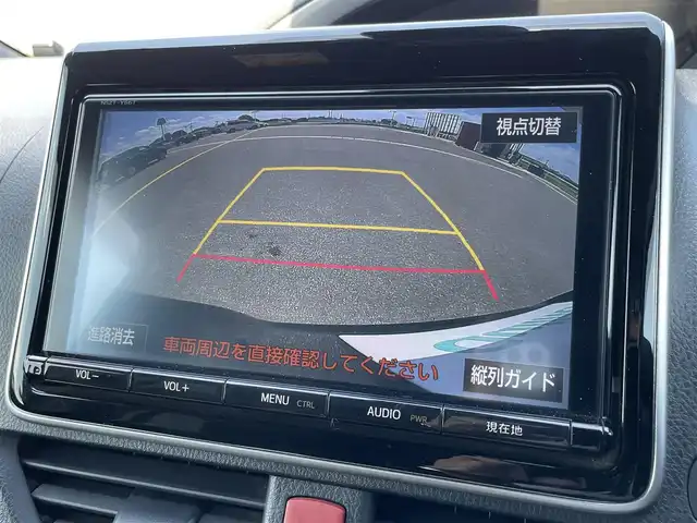トヨタ ヴォクシー ZS 煌 佐賀県 2018(平30)年 4.9万km ブラック 純正9型SDナビゲーション「NSZT-Y66T」/・AM/FM/BT/CD/DVD/フルセグTV/バックカメラ/純正フリップダウンモニター/両側パワースライドドア/クルーズコントロール/LEDヘッドライト/・オートマチックハイビーム/プッシュスタート/スマートキー/革巻きステアリング/社外専用設計ドリンクホルダー/純正16インチアルミホイール/フロアマット/ドアバイザー/新車保証書/取扱説明書/スペアキー1本あり/トヨタセーフティーセンスC/・プリクラッシュセーフティ（衝突回避支援）/・レーンディパーチャーアラート（車線逸脱警報）/・VSC（横滑り防止装置）＆TRC（トラクションコントロール）/・ABS（電子制御制動力配分付）＋ブレーキアシスト/・緊急ブレーキシグナル/・ヒルスタートアシストコントロール/・クリアランスソナー