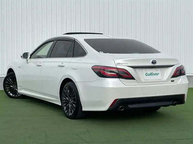 トヨタ クラウン ハイブリッド S スポーツスタイル 香川県 2019(令1)年 5.8万km ホワイトパールクリスタルシャイン 登録時走行距離：57769ｋｍ/純正SDナビゲーション/→フルセグTV/→CD/DVD/バックカメラ/ビルトインETC/サンルーフ/ブラインドスポットモニター/レーダークルーズコントロール/ステアリングリモコン/革巻きステアリング/前後コーナーセンサー/LEDオートライト/フォグランプ/純正18インチアルミホイール/純正フロアマット/パワーシート/スマートキー