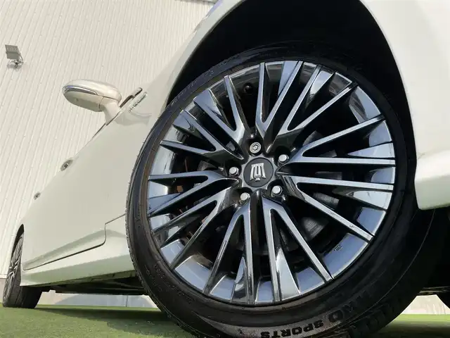 トヨタ クラウン ハイブリッド S スポーツスタイル 香川県 2019(令1)年 5.8万km ホワイトパールクリスタルシャイン 登録時走行距離：57769ｋｍ/純正SDナビゲーション/→フルセグTV/→CD/DVD/バックカメラ/ビルトインETC/サンルーフ/ブラインドスポットモニター/レーダークルーズコントロール/ステアリングリモコン/革巻きステアリング/前後コーナーセンサー/LEDオートライト/フォグランプ/純正18インチアルミホイール/純正フロアマット/パワーシート/スマートキー