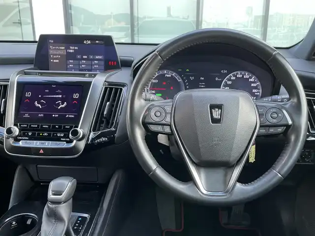トヨタ クラウン ハイブリッド S スポーツスタイル 香川県 2019(令1)年 5.8万km ホワイトパールクリスタルシャイン 登録時走行距離：57769ｋｍ/純正SDナビゲーション/→フルセグTV/→CD/DVD/バックカメラ/ビルトインETC/サンルーフ/ブラインドスポットモニター/レーダークルーズコントロール/ステアリングリモコン/革巻きステアリング/前後コーナーセンサー/LEDオートライト/フォグランプ/純正18インチアルミホイール/純正フロアマット/パワーシート/スマートキー