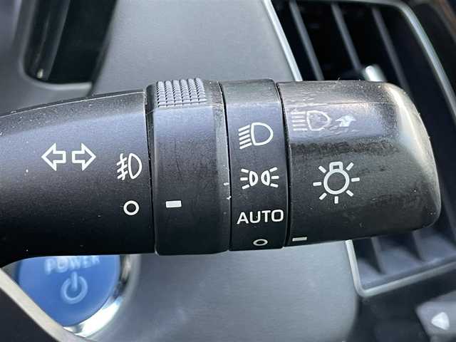 トヨタ クラウン ハイブリッド S スポーツスタイル 愛媛県 2019(令1)年 5.8万km ホワイトパールクリスタルシャイン 登録時走行距離：57769ｋｍ/純正SDナビゲーション/→フルセグTV/→CD/DVD/バックカメラ/ビルトインETC/サンルーフ/ブラインドスポットモニター/レーダークルーズコントロール/ステアリングリモコン/革巻きステアリング/前後コーナーセンサー/LEDオートライト/フォグランプ/純正18インチアルミホイール/純正フロアマット/パワーシート/スマートキー