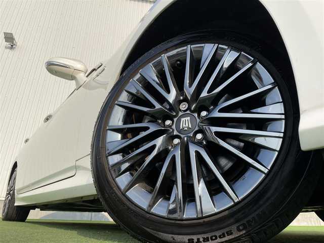 トヨタ クラウン ハイブリッド S スポーツスタイル 愛媛県 2019(令1)年 5.8万km ホワイトパールクリスタルシャイン 登録時走行距離：57769ｋｍ/純正SDナビゲーション/→フルセグTV/→CD/DVD/バックカメラ/ビルトインETC/サンルーフ/ブラインドスポットモニター/レーダークルーズコントロール/ステアリングリモコン/革巻きステアリング/前後コーナーセンサー/LEDオートライト/フォグランプ/純正18インチアルミホイール/純正フロアマット/パワーシート/スマートキー