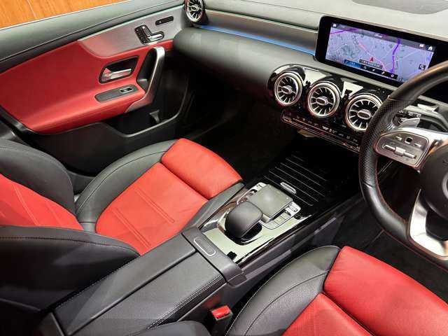 メルセデス・ベンツ Ａ２００ｄ AMGライン 千葉県 2019(令1)年 5.6万km コスモスブラック ＡＭＧレザーエクスクルーシブＰＫＧ　/赤黒革　/サンルーフ　/ＡＣＣ　/ナビ　/Ｂカメラ　/パワーシート　/シートヒーター　/ＴＶ　/アンビエントライト　/オートハイビーム　/衝突軽減Ｂ　/ＢＳＭ　/ＬＫＡ　/ドラレコ　/ＥＴＣ