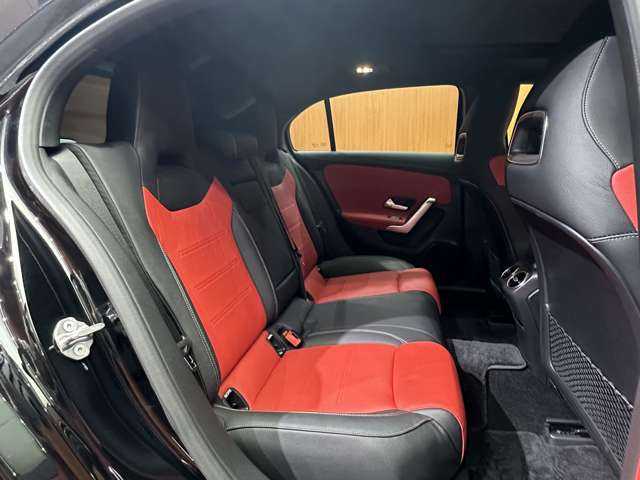 メルセデス・ベンツ Ａ２００ｄ AMGライン 千葉県 2019(令1)年 5.6万km コスモスブラック ＡＭＧレザーエクスクルーシブＰＫＧ　/赤黒革　/サンルーフ　/ＡＣＣ　/ナビ　/Ｂカメラ　/パワーシート　/シートヒーター　/ＴＶ　/アンビエントライト　/オートハイビーム　/衝突軽減Ｂ　/ＢＳＭ　/ＬＫＡ　/ドラレコ　/ＥＴＣ