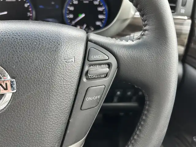 日産 エルグランド 250ハイウェイスター 新潟県 2014(平26)年 7.1万km ファントムブラック ４WD/純正ナビ/【フルセグTV/FM・AM/BT】/バックカメラ/フリップダウンモニター/クルーズコントロール/ビルトインETC/両側パワースライドドア/前後コーナーセンサー/ハーフレザーシート/革巻きステアリング/ステアリングスイッチ/オートライト/LEDヘッドライト/フォグランプ/横滑り防止/プッシュスタート/スマートキー