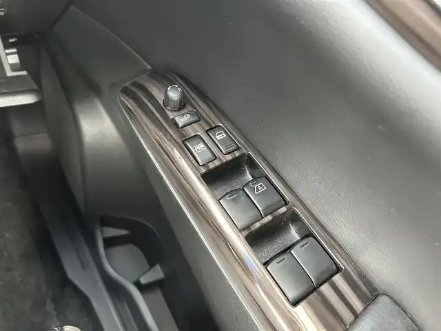 日産 エルグランド 250ハイウェイスター 新潟県 2014(平26)年 7.1万km ファントムブラック ４WD/純正ナビ/【フルセグTV/FM・AM/BT】/バックカメラ/フリップダウンモニター/クルーズコントロール/ビルトインETC/両側パワースライドドア/前後コーナーセンサー/ハーフレザーシート/革巻きステアリング/ステアリングスイッチ/オートライト/LEDヘッドライト/フォグランプ/横滑り防止/プッシュスタート/スマートキー