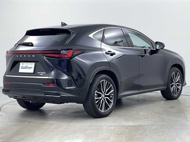 レクサス ＮＸ 350h バージョンL 道央・札幌 2023(令5)年 0.8万km グラファイトブラックガラスフレーク ・ワンオーナー/・4WD/・純正ナビ/　BT/Miracast/・フルセグTV/・バックカメラ/・全方位カメラ/・クルーズコントロール/・衝突軽減/・レーンディパーチャーアシスト/・パーキングサポートブレーキ/・リアクロストラフィックアラート/・標識認識/・ヘッドアップディスプレイ/・クライアランスソナー/・ブラインドスポットモニター/・デジタルインナーミラー/・前席パワーシート/・前席ベンチレーション/・全席シートヒーター/・パワーバックドア /・オートマチックハイビーム/・オートライト/・LEDヘッドライト/・フォグランプ前後/・パドルシフト/・電動ステアリングチルト/・ステアリングリモコン/・純正20インチアルミホイール/・積込タイヤ/・純正フロアマット/・保証書