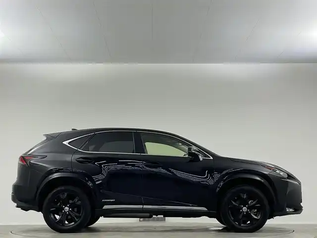 レクサス ＮＸ 300h アーバンスタイル 埼玉県 2017(平29)年 4.4万km ブラック 純正ナビ　黒革　3眼　シートヒーター　ETC2.0　ドライブレコーダー　レーダークルーズコントロール　レーンキープアシスト　コーナーセンサー　パワーシート　LEDヘッドライト　オートハイビーム