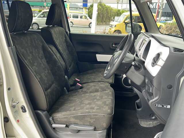 スズキ ハスラー F リミテッド 静岡県 2017(平29)年 5.5万km クリスタルホワイトパール/ブラック2トーン 社外メモリナビ/・CD/・DVD/・フルセグＴＶ/・Bluetooth/・USB/・AM/・FM/主要装備/・衝突軽減/・バックカメラ/・ETC/・シートヒーターD/N席/・LEDヘッドライト/・オートライト/・ステアリングリモコン/・社外フロアマット/・純正アルミホイール/・スマートキー/・プッシュスタート/・Wエアバック