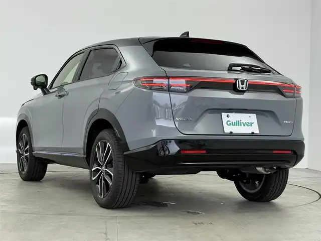 ホンダ ヴェゼル ハイブリッド e:HEV Z PLaYパッケージ 愛知県 2025(令7)年 0.2万km グレーⅡ ホンダセンシング　　/　　・衝突軽減ブレーキシステム/　　・路外逸脱抑制機能/　　・アダプティブクルーズコントロール/　　・車線維持支援システム/　　・オートハイビーム/　　・パーキングセンサー/純正9インチナビ/　　BT/フルセグ/バックカメラ/ドライブレコーダー/ETC2.0/置くだけ充電/革巻きステアリング/ステアリングリモコン/ハーフレザーシート/シートヒーター（前席）/パワーバックドア/純正LEDヘッドライト/フォグランプ/純正18インチアルミホイール