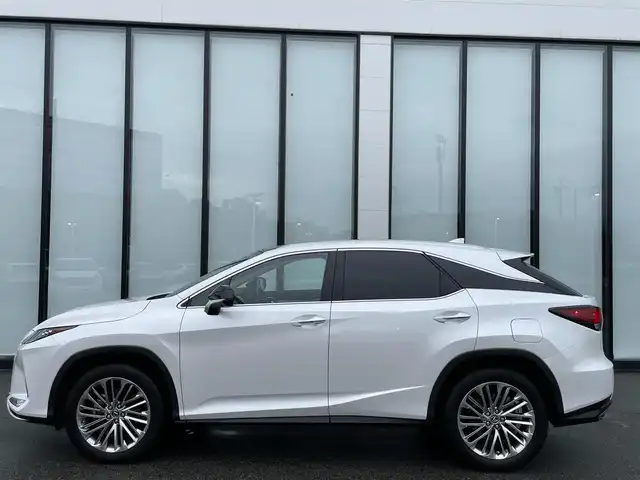 レクサス ＲＸ 300 バージョンL 大阪府 2020(令2)年 3.2万km ソニッククォーツ 純正12.3インチコネクトナビ/　（フルセグTV/CD//DVD/Bluetooth/USB/AUX）/ツインルーフ/パノラミックビューモニター/パワーバックドア/BSM/後席モニター/（ヘッドレスト型2台）/本革シート/メモリ付きパワーシート（D.N席）　/三眼ＬＥＤヘッドライト/HUD　/ＥＴＣ２．０　/ステアリングヒーター　/シートヒーター（全席）/シートベンチレーション　/ワイヤレス充電