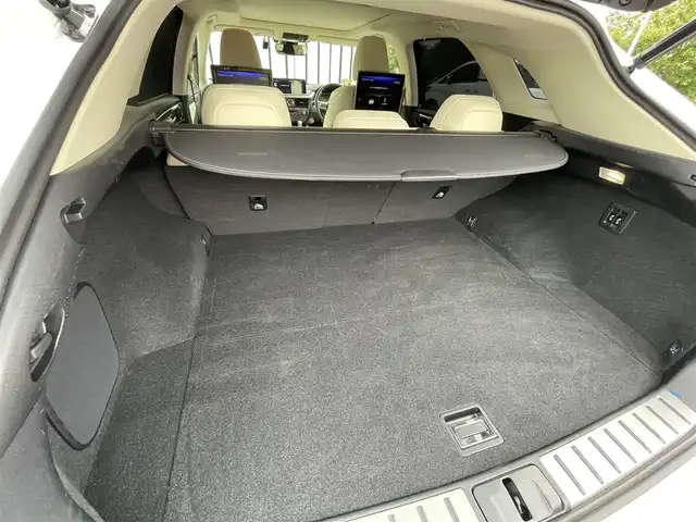 レクサス ＲＸ 300 バージョンL 大阪府 2020(令2)年 3.2万km ソニッククォーツ 純正12.3インチコネクトナビ/　（フルセグTV/CD//DVD/Bluetooth/USB/AUX）/ツインルーフ/パノラミックビューモニター/パワーバックドア/BSM/後席モニター/（ヘッドレスト型2台）/本革シート/メモリ付きパワーシート（D.N席）　/三眼ＬＥＤヘッドライト/HUD　/ＥＴＣ２．０　/ステアリングヒーター　/シートヒーター（全席）/シートベンチレーション　/ワイヤレス充電