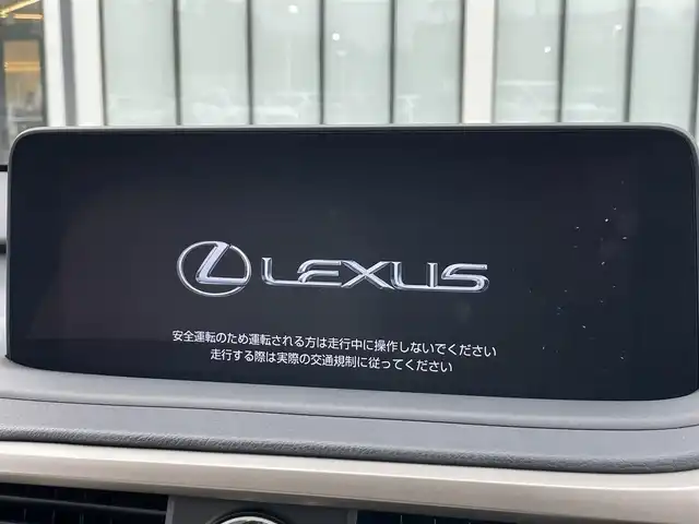 レクサス ＲＸ 300 バージョンL 大阪府 2020(令2)年 3.2万km ソニッククォーツ 純正12.3インチコネクトナビ/　（フルセグTV/CD//DVD/Bluetooth/USB/AUX）/ツインルーフ/パノラミックビューモニター/パワーバックドア/BSM/後席モニター/（ヘッドレスト型2台）/本革シート/メモリ付きパワーシート（D.N席）　/三眼ＬＥＤヘッドライト/HUD　/ＥＴＣ２．０　/ステアリングヒーター　/シートヒーター（全席）/シートベンチレーション　/ワイヤレス充電