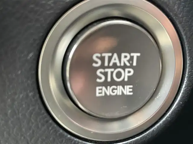 レクサス ＲＸ 300 バージョンL 大阪府 2020(令2)年 3.2万km ソニッククォーツ 純正12.3インチコネクトナビ/　（フルセグTV/CD//DVD/Bluetooth/USB/AUX）/ツインルーフ/パノラミックビューモニター/パワーバックドア/BSM/後席モニター/（ヘッドレスト型2台）/本革シート/メモリ付きパワーシート（D.N席）　/三眼ＬＥＤヘッドライト/HUD　/ＥＴＣ２．０　/ステアリングヒーター　/シートヒーター（全席）/シートベンチレーション　/ワイヤレス充電