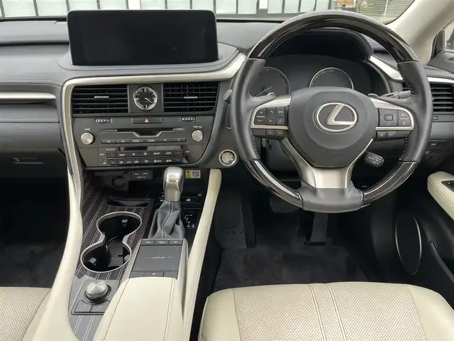 レクサス ＲＸ 300 バージョンL 大阪府 2020(令2)年 3.2万km ソニッククォーツ 純正12.3インチコネクトナビ/　（フルセグTV/CD//DVD/Bluetooth/USB/AUX）/ツインルーフ/パノラミックビューモニター/パワーバックドア/BSM/後席モニター/（ヘッドレスト型2台）/本革シート/メモリ付きパワーシート（D.N席）　/三眼ＬＥＤヘッドライト/HUD　/ＥＴＣ２．０　/ステアリングヒーター　/シートヒーター（全席）/シートベンチレーション　/ワイヤレス充電