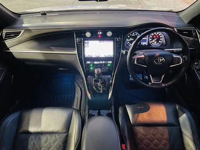 トヨタ ハリアー プレミアム 千葉県 2018(平30)年 8.7万km ホワイトパールクリスタルシャイン 純正メーカーナビ/(フルセグ/BT/DVD/SD/AUX)/ETC2.0/バックカメラ/プリクラッシュセーフティ/レーンディパーチャーアラート/オートハイビーム/前後コーナーセンサー/電動パーキングブレーキ/オートホールド/パワーバックドア/パワーシート/ハーフレザーシート/ウッドコンビステアリング/スカッフイルミ/LEDヘッドライト/アクセル、ブレーキアルミペダル/アイドリングストップ/横滑り防止装置/スペアキー