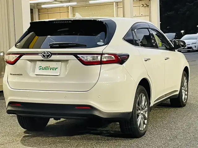 トヨタ ハリアー プレミアム 千葉県 2018(平30)年 8.7万km ホワイトパールクリスタルシャイン 純正メーカーナビ/(フルセグ/BT/DVD/SD/AUX)/ETC2.0/バックカメラ/プリクラッシュセーフティ/レーンディパーチャーアラート/オートハイビーム/前後コーナーセンサー/電動パーキングブレーキ/オートホールド/パワーバックドア/パワーシート/ハーフレザーシート/ウッドコンビステアリング/スカッフイルミ/LEDヘッドライト/アクセル、ブレーキアルミペダル/アイドリングストップ/横滑り防止装置/スペアキー