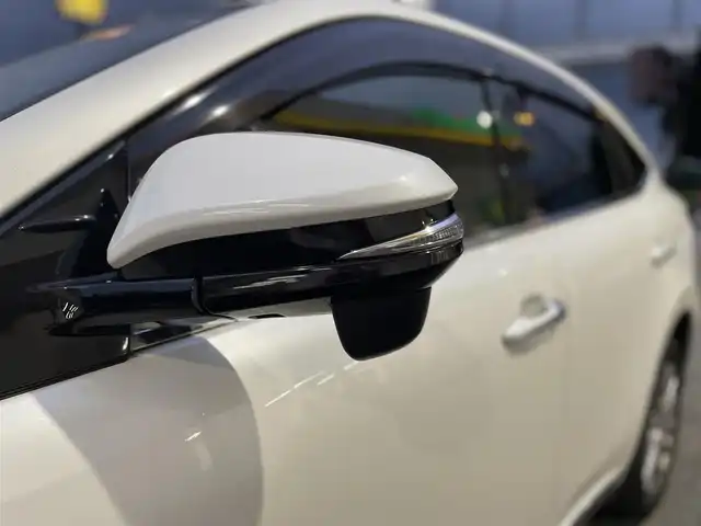 トヨタ ハリアー プレミアム 千葉県 2018(平30)年 8.7万km ホワイトパールクリスタルシャイン 純正メーカーナビ/(フルセグ/BT/DVD/SD/AUX)/ETC2.0/バックカメラ/プリクラッシュセーフティ/レーンディパーチャーアラート/オートハイビーム/前後コーナーセンサー/電動パーキングブレーキ/オートホールド/パワーバックドア/パワーシート/ハーフレザーシート/ウッドコンビステアリング/スカッフイルミ/LEDヘッドライト/アクセル、ブレーキアルミペダル/アイドリングストップ/横滑り防止装置/スペアキー