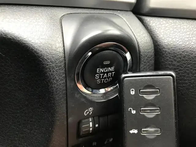 スバル エクシーガクロスオーバー７ 2．5i アイサイト 富山県 2016(平28)年 7.6万km クリスタルブラックシリカ 4WD/フリップダウンモニター/純正ナビ/フルセグTV/Bluetooth/バックカメラ/衝突被害軽減ブレーキ/レーンキープアシスト/ハーフレザーシート/パワーシート/シートヒーター/革巻きステアリング/パドルシフト/プッシュスタート/スマートキー/ETC