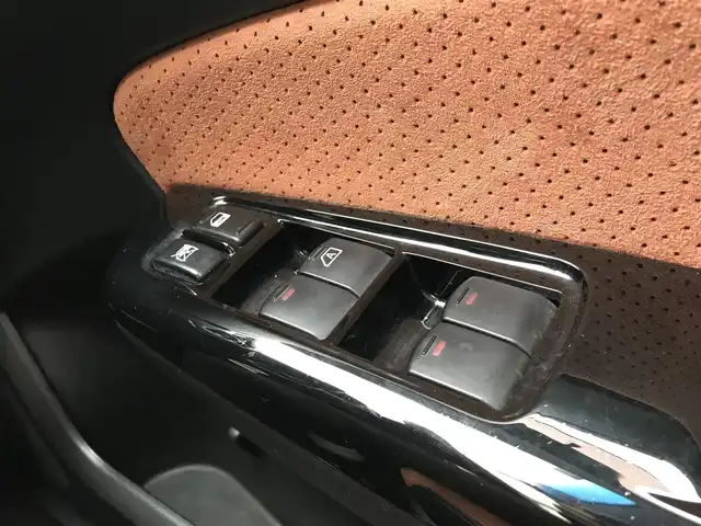 スバル エクシーガクロスオーバー７ 2．5i アイサイト 富山県 2016(平28)年 7.6万km クリスタルブラックシリカ 4WD/フリップダウンモニター/純正ナビ/フルセグTV/Bluetooth/バックカメラ/衝突被害軽減ブレーキ/レーンキープアシスト/ハーフレザーシート/パワーシート/シートヒーター/革巻きステアリング/パドルシフト/プッシュスタート/スマートキー/ETC