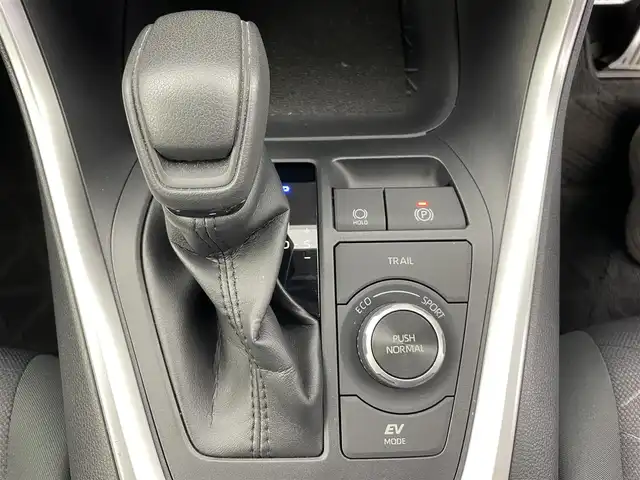 トヨタ ＲＡＶ４ ハイブリットX 富山県 2020(令2)年 3万km ホワイトパールクリスタルシャイン 純正メモリナビ /フルセグTV/Bluetooth/バックカメラ/ETC/トヨタセーフティセンス/LEDオートライト/前後コーナーセンサー/純正ドアバイザー/純正フロアマット/純正18インチアルミ/レーダークルーズコントロール/スマートキー/スペアキー/プッシュスタート